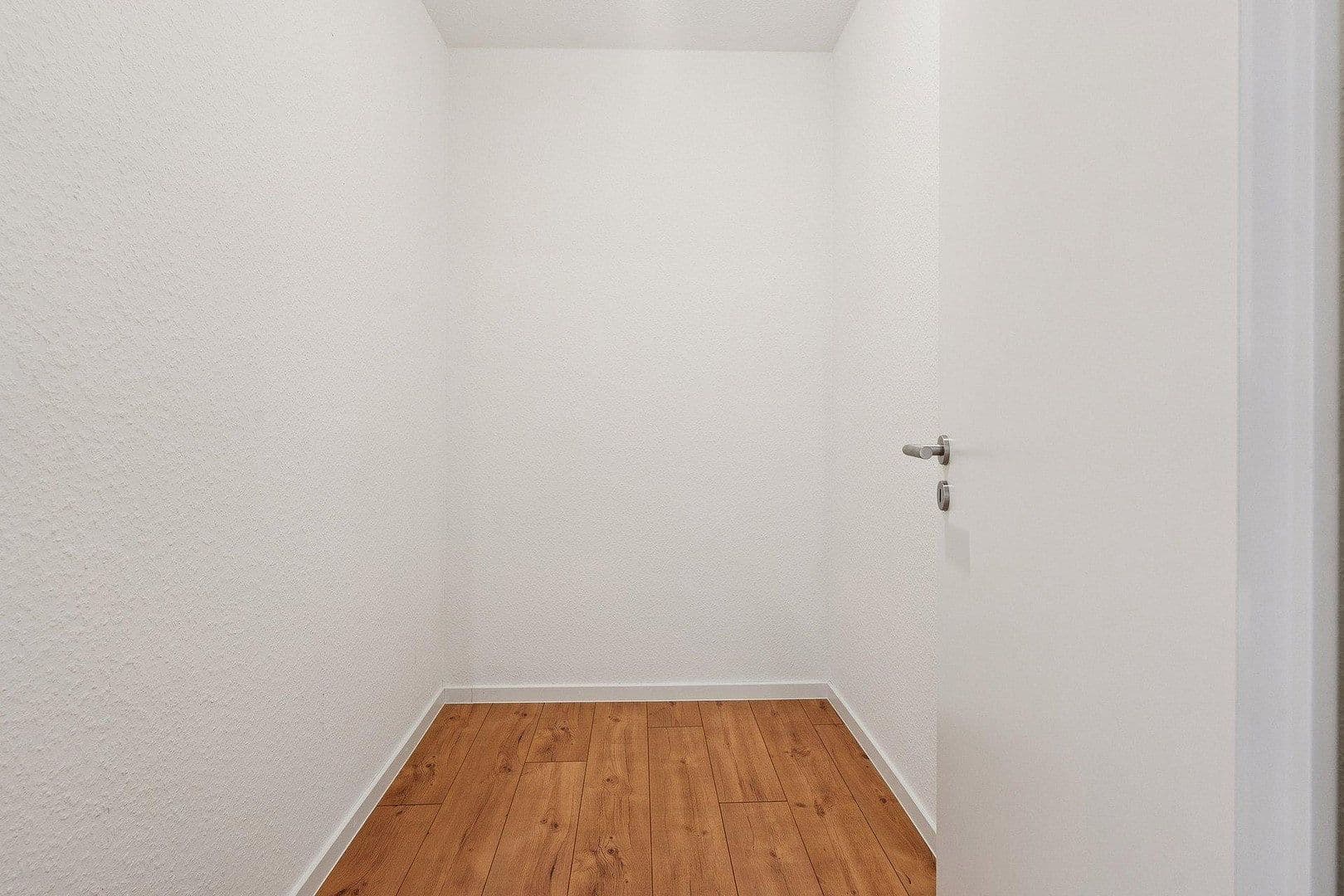 Prodej bytu 4+1 100 m², Harald-Hamberg-Str. 48, Schweinfurt, Bavorsko Prodej bytu 4+1 100 m², Harald-Hamberg-Str. 48, Schweinfurt, Bavorsko
