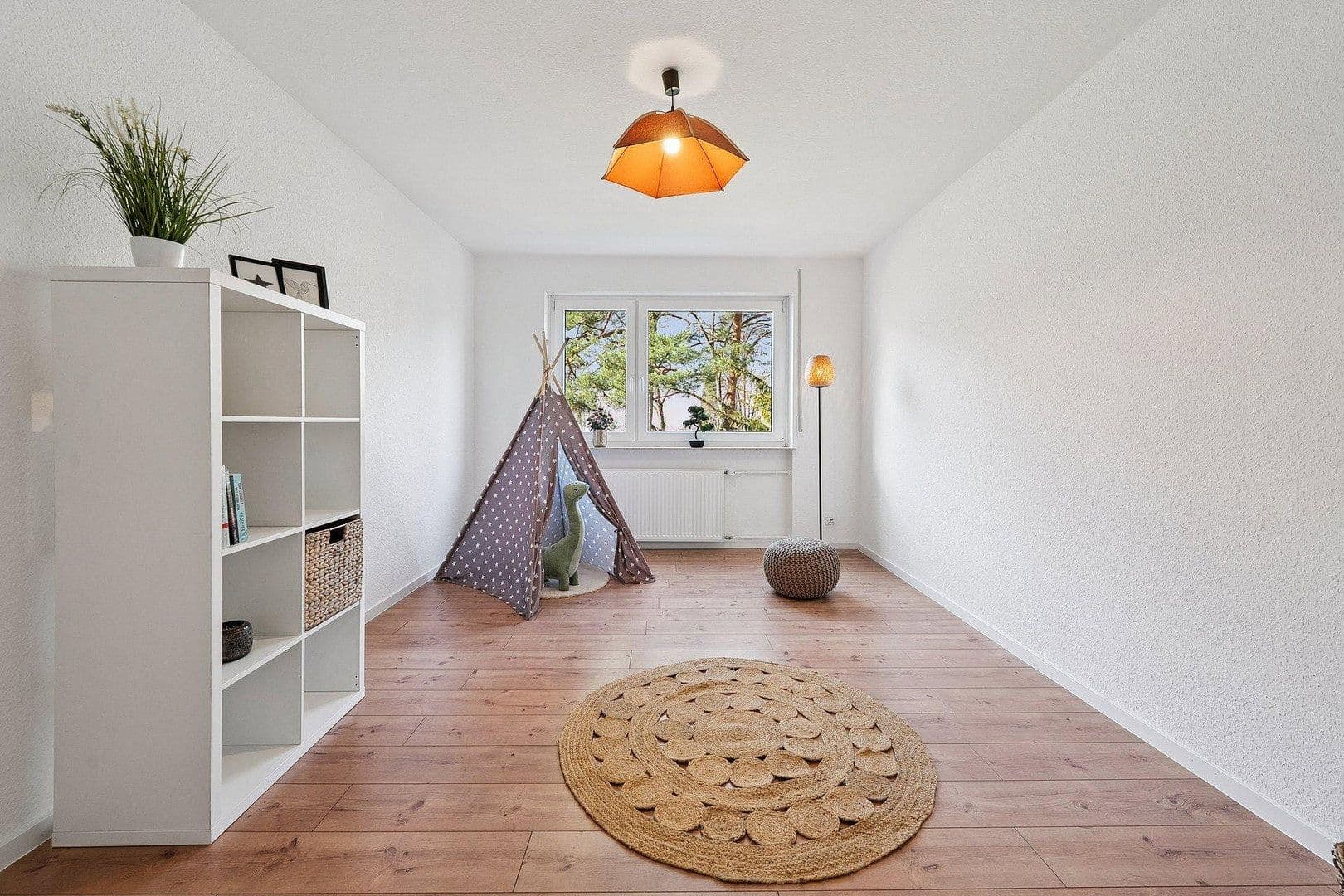 Prodej bytu 4+1 100 m², Harald-Hamberg-Str. 48, Schweinfurt, Bavorsko Prodej bytu 4+1 100 m², Harald-Hamberg-Str. 48, Schweinfurt, Bavorsko