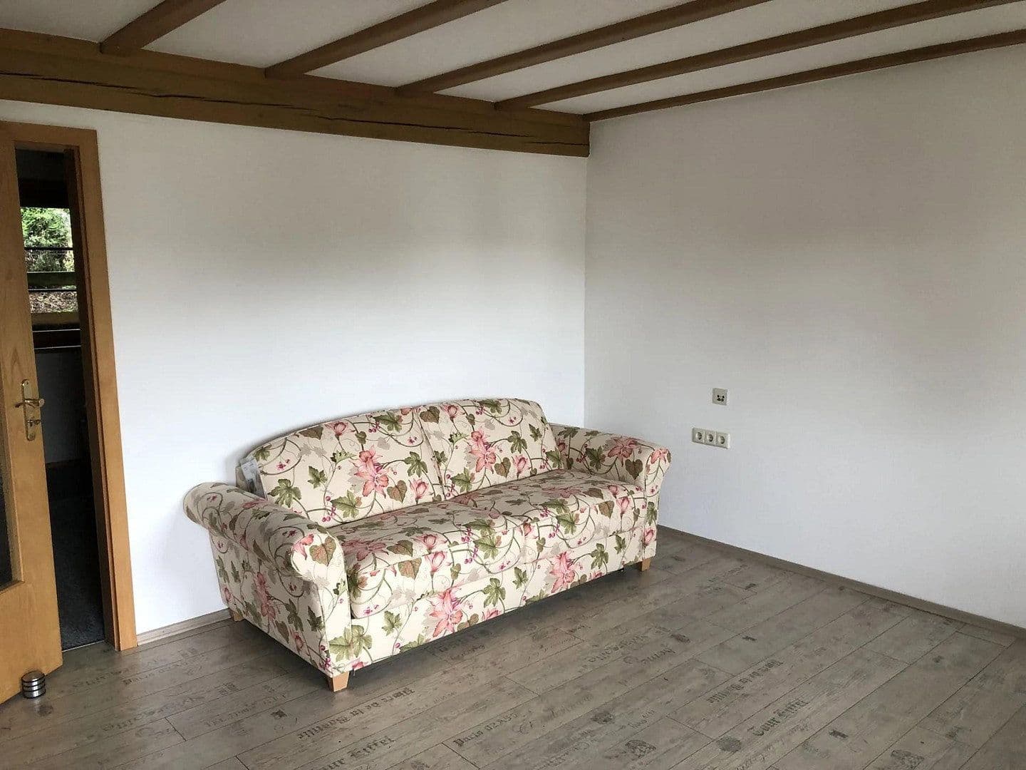 Pronájem bytu 2+1 50 m², Neukirch, Bádensko-Württembersko Pronájem bytu 2+1 50 m², Neukirch, Bádensko-Württembersko
