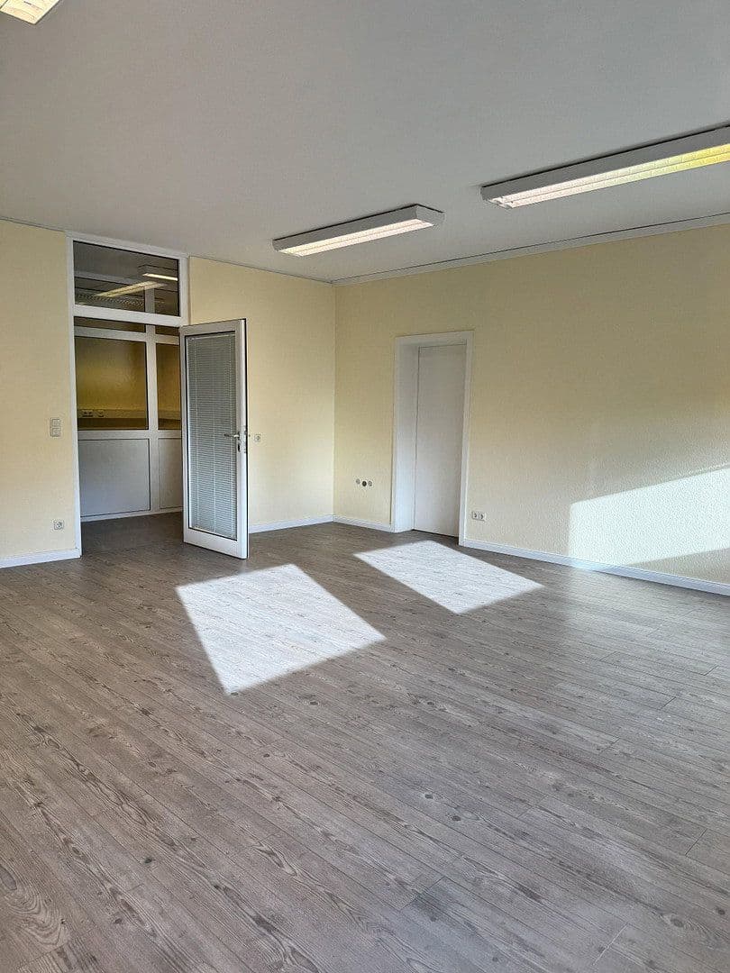 Pronájem kanceláře 117 m², Wallstraße 1, Winsen (Luhe), Dolní Sasko Pronájem kanceláře 117 m², Wallstraße 1, Winsen (Luhe), Dolní Sasko
