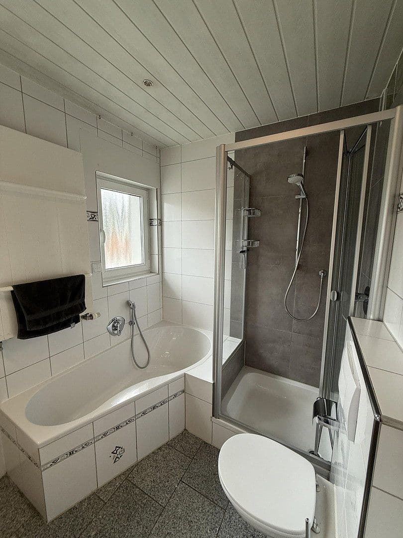 Prodej domu 124 m², pozemek 289 m², Rodenbach, Hessen Prodej domu 124 m², pozemek 289 m², Rodenbach, Hessen