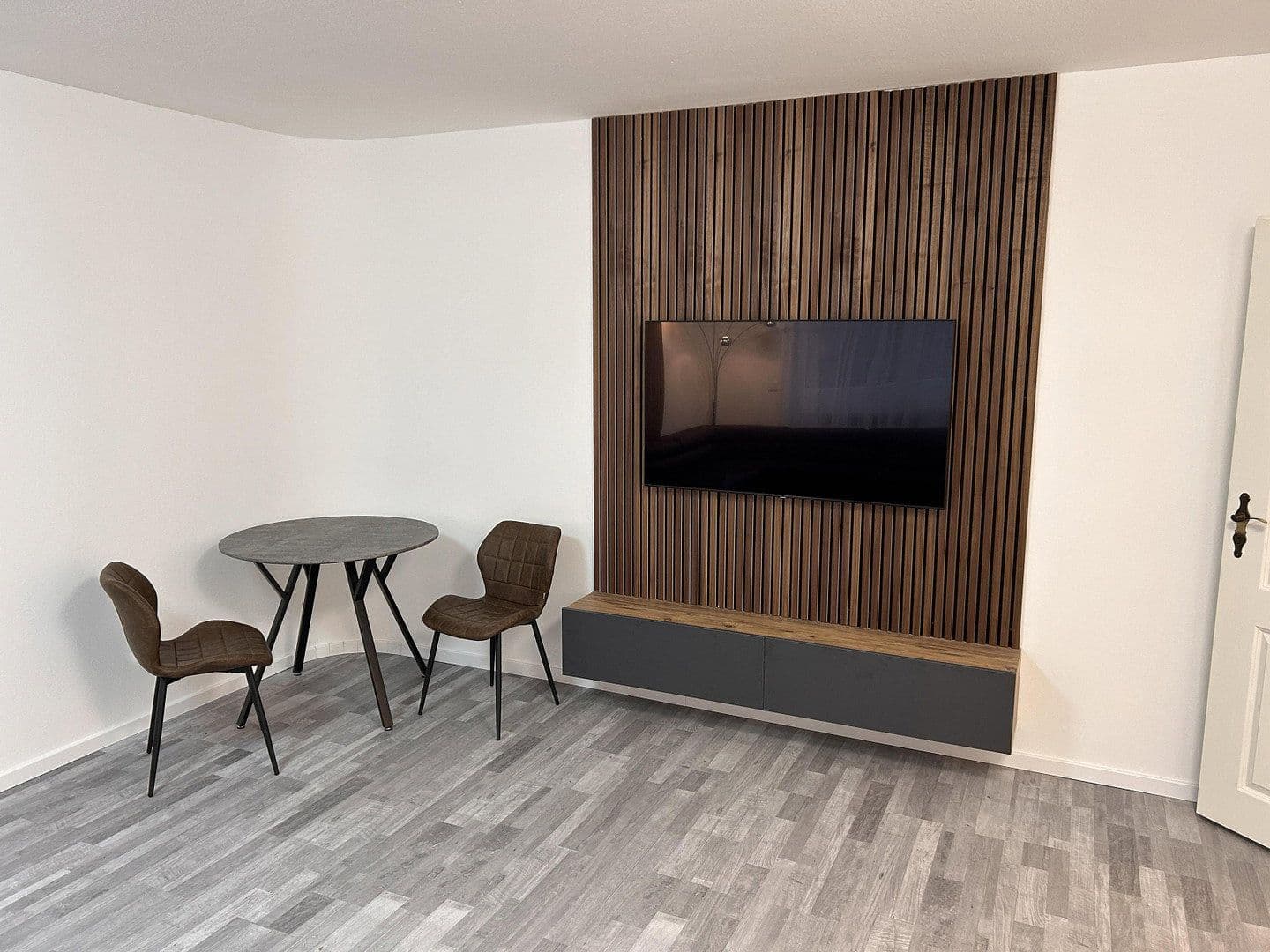 Pronájem bytu 1+1 39 m², Engelhardweg 5, Weinsberg, Bádensko-Württembersko Pronájem bytu 1+1 39 m², Engelhardweg 5, Weinsberg, Bádensko-Württembersko