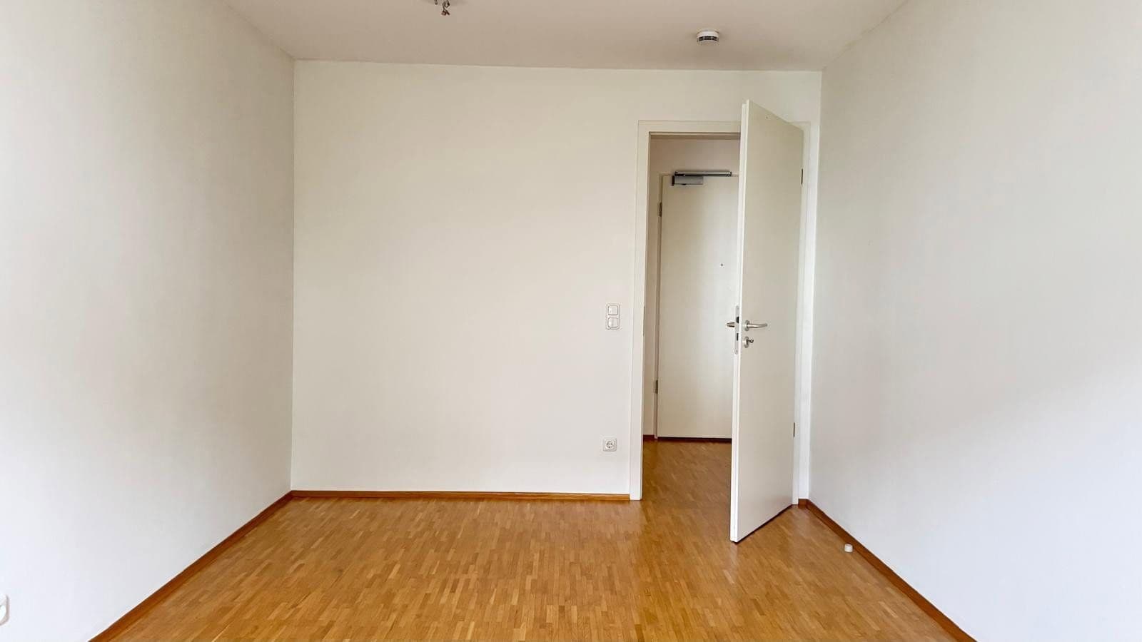 Pronájem bytu 2+1 55 m², Methfesselstr. 3, München, Bavorsko Pronájem bytu 2+1 55 m², Methfesselstr. 3, München, Bavorsko