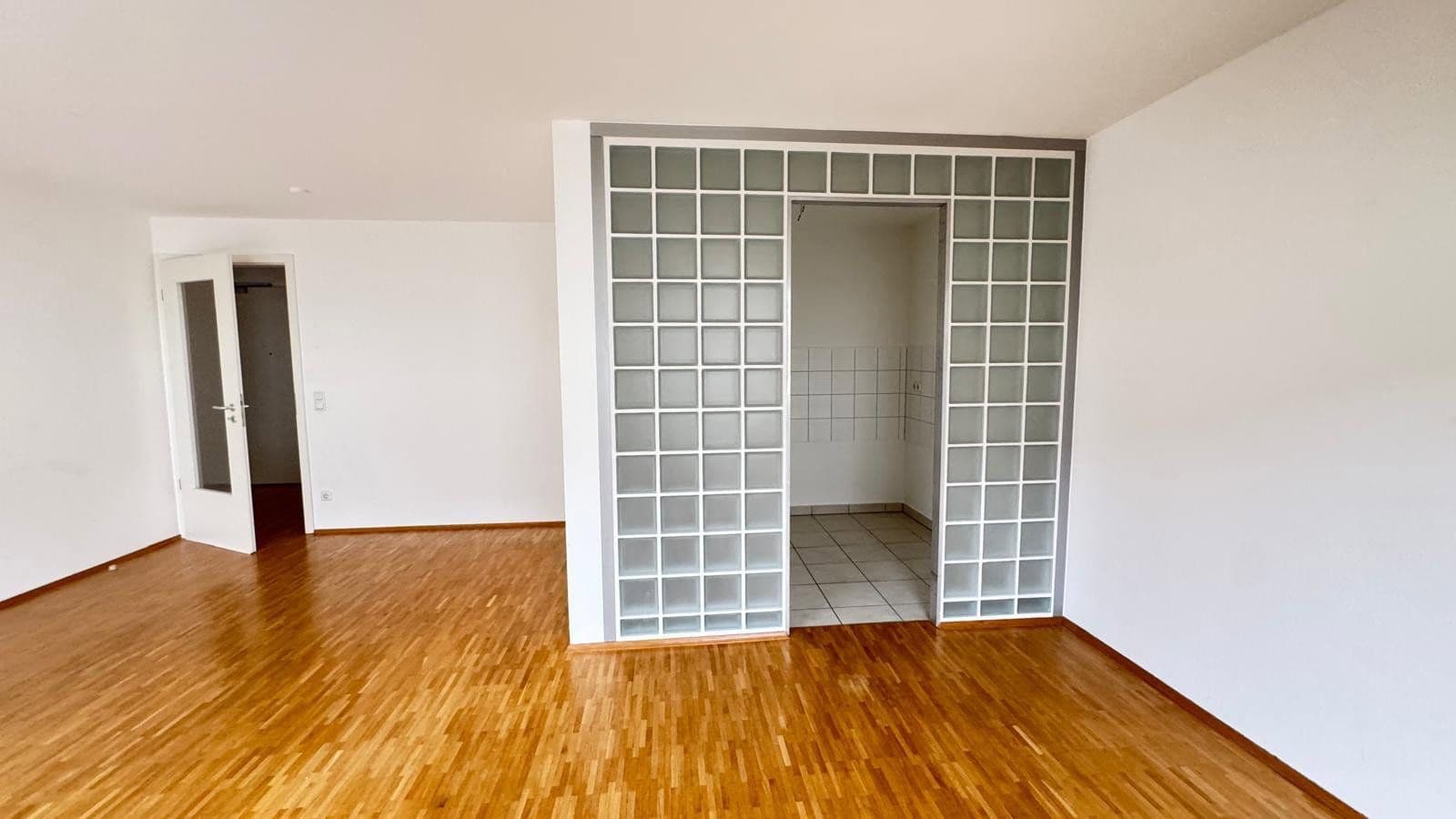 Pronájem bytu 2+1 55 m², Methfesselstr. 3, München, Bavorsko Pronájem bytu 2+1 55 m², Methfesselstr. 3, München, Bavorsko
