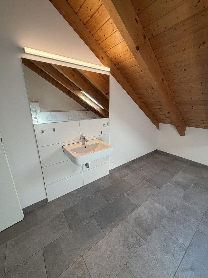 Pronájem bytu 1+kk 85 m², Ludwigshafen, Porýní-Falc Pronájem bytu 1+kk 85 m², Ludwigshafen, Porýní-Falc