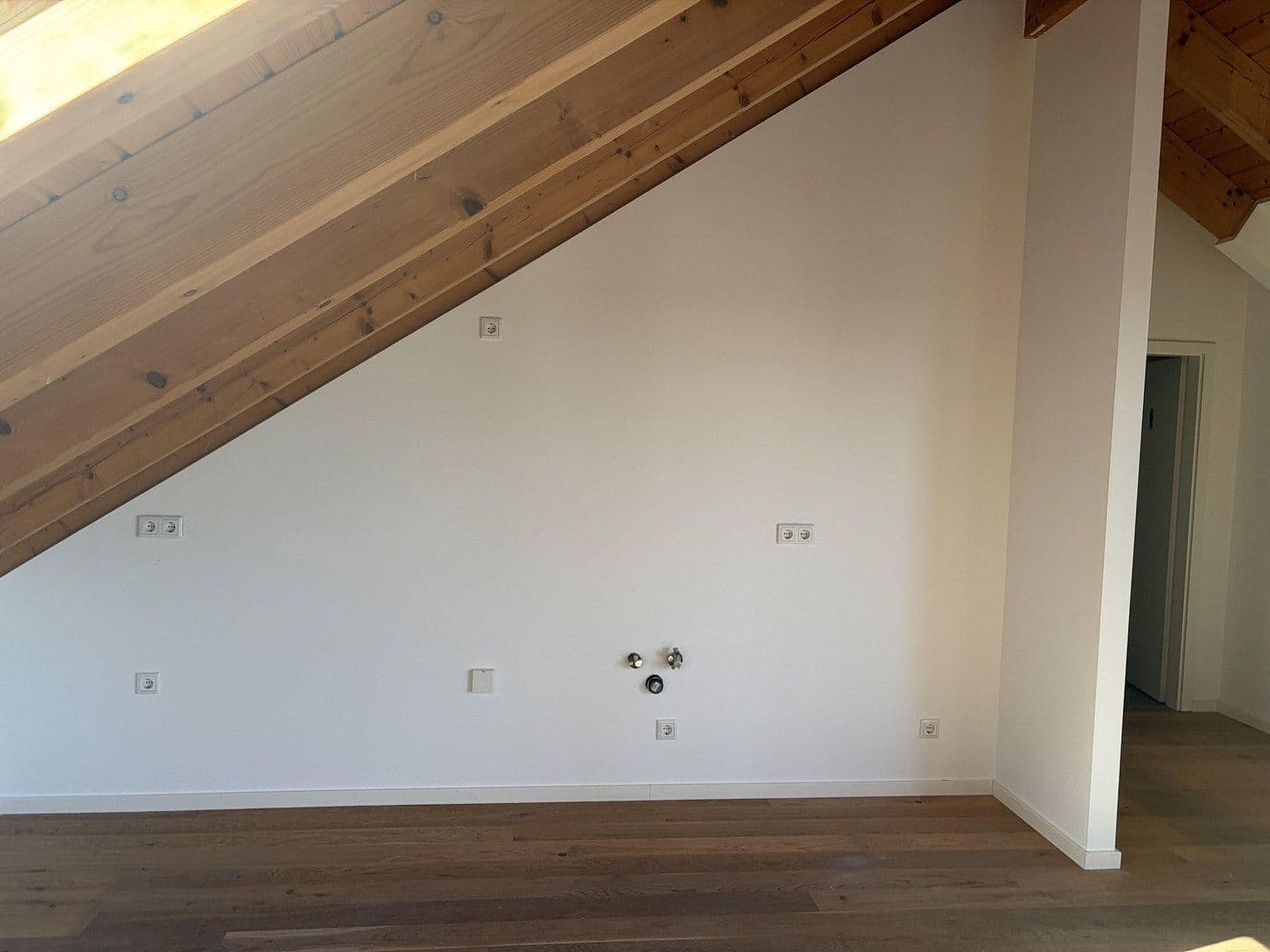 Pronájem bytu 1+kk 85 m², Ludwigshafen, Porýní-Falc Pronájem bytu 1+kk 85 m², Ludwigshafen, Porýní-Falc