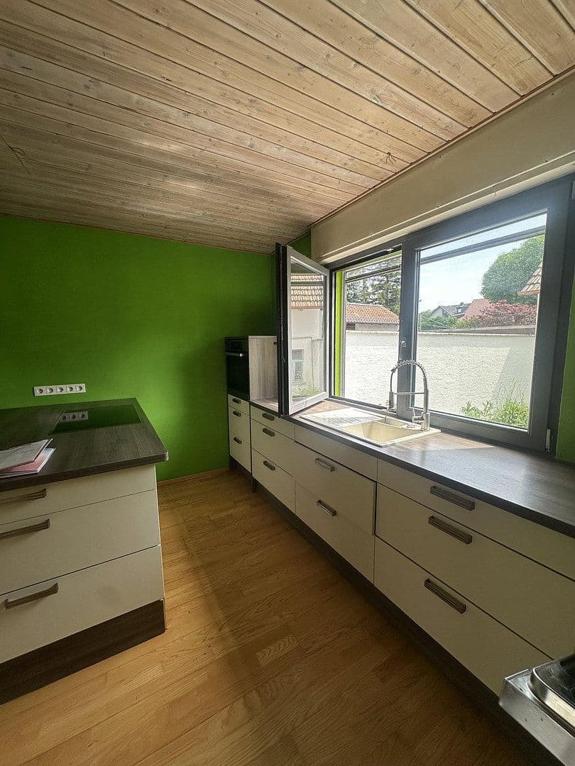 Pronájem domu 142 m², pozemek 300 m², Bad Schönborn, Bádensko-Württembersko Pronájem domu 142 m², pozemek 300 m², Bad Schönborn, Bádensko-Württembersko