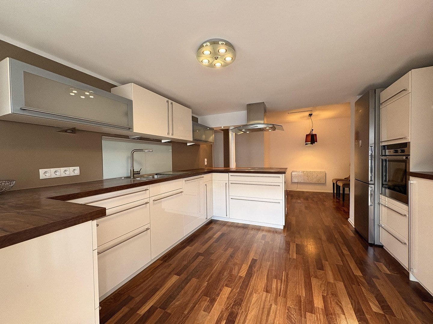 Prodej bytu 4+kk 134 m², Inning am Ammersee, Bavorsko Prodej bytu 4+kk 134 m², Inning am Ammersee, Bavorsko