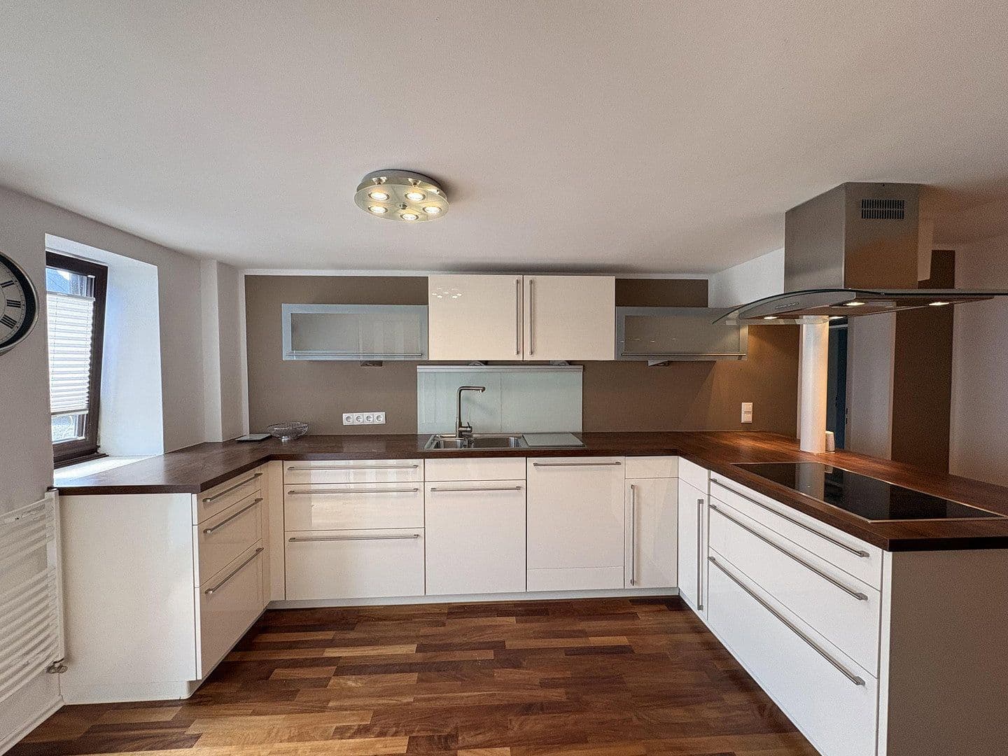 Prodej bytu 4+kk 134 m², Inning am Ammersee, Bavorsko Prodej bytu 4+kk 134 m², Inning am Ammersee, Bavorsko