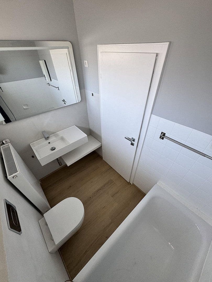 Prodej domu 115 m², pozemek 281 m², Max-Planck-Str. 12, Niederkassel, Severní Porýní-Vestfálsko Prodej domu 115 m², pozemek 281 m², Max-Planck-Str. 12, Niederkassel, Severní Porýní-Vestfálsko