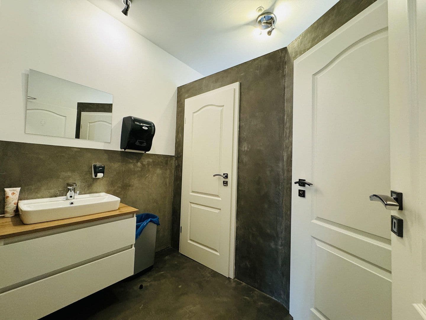 Pronájem kanceláře 246 m², Waldstr. 22, Dormagen, Severní Porýní-Vestfálsko Pronájem kanceláře 246 m², Waldstr. 22, Dormagen, Severní Porýní-Vestfálsko