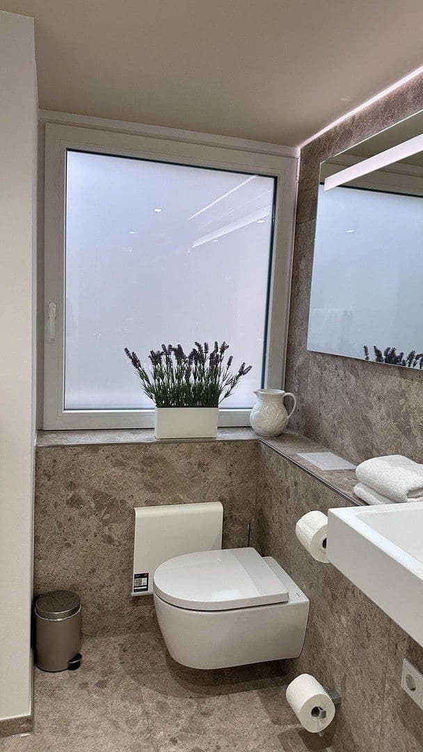 Pronájem bytu 1+1 38 m², Oberbilker Allee 39, Düsseldorf, Severní Porýní-Vestfálsko Pronájem bytu 1+1 38 m², Oberbilker Allee 39, Düsseldorf, Severní Porýní-Vestfálsko