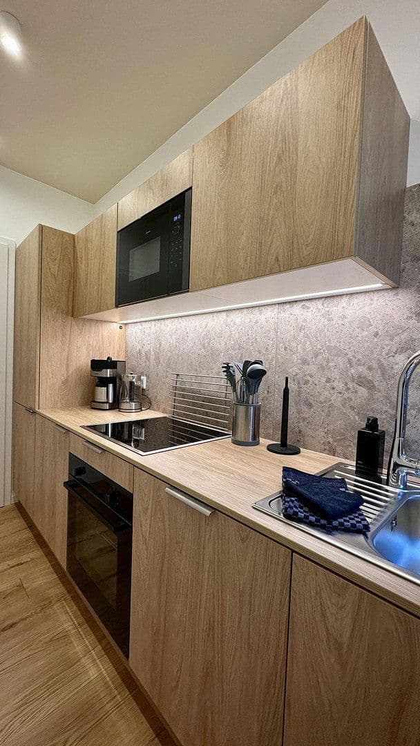 Pronájem bytu 1+1 38 m², Oberbilker Allee 39, Düsseldorf, Severní Porýní-Vestfálsko Pronájem bytu 1+1 38 m², Oberbilker Allee 39, Düsseldorf, Severní Porýní-Vestfálsko