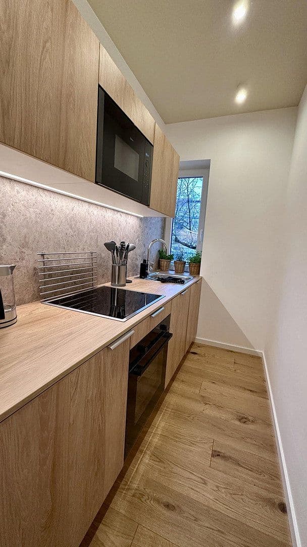 Pronájem bytu 1+1 38 m², Oberbilker Allee 39, Düsseldorf, Severní Porýní-Vestfálsko Pronájem bytu 1+1 38 m², Oberbilker Allee 39, Düsseldorf, Severní Porýní-Vestfálsko
