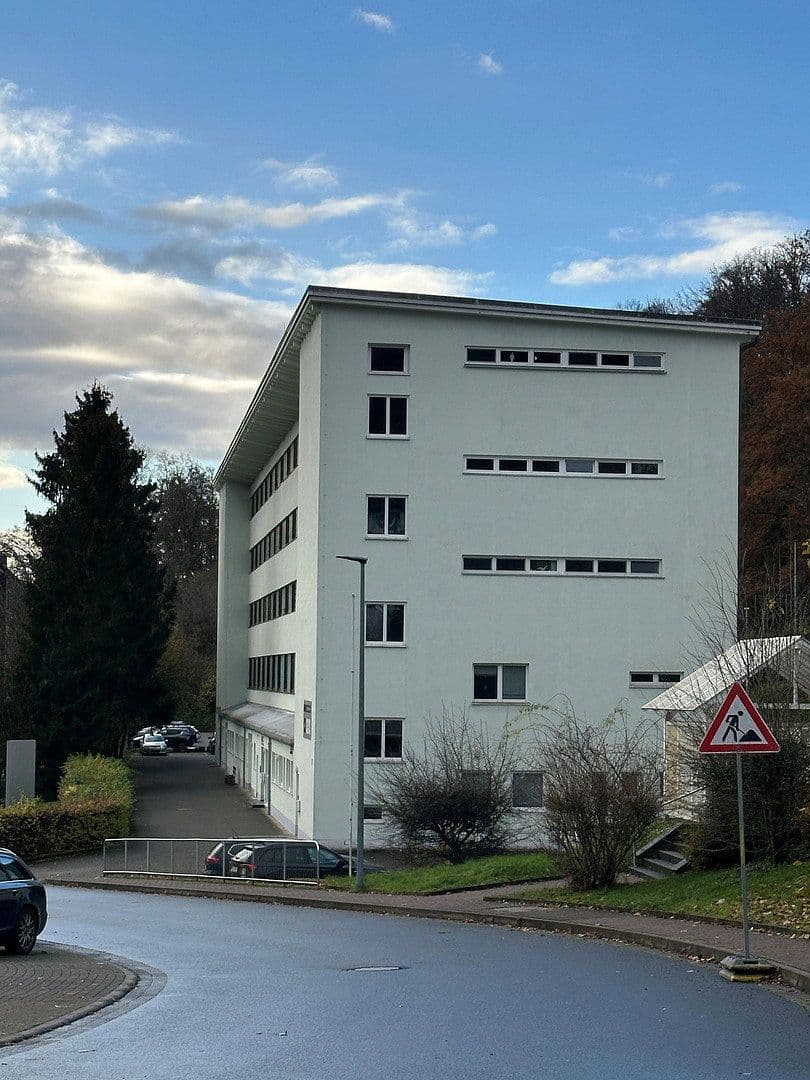Prodej domu 1.755 m², pozemek 5.629 m², Gelnhausen, Hessen Prodej domu 1.755 m², pozemek 5.629 m², Gelnhausen, Hessen