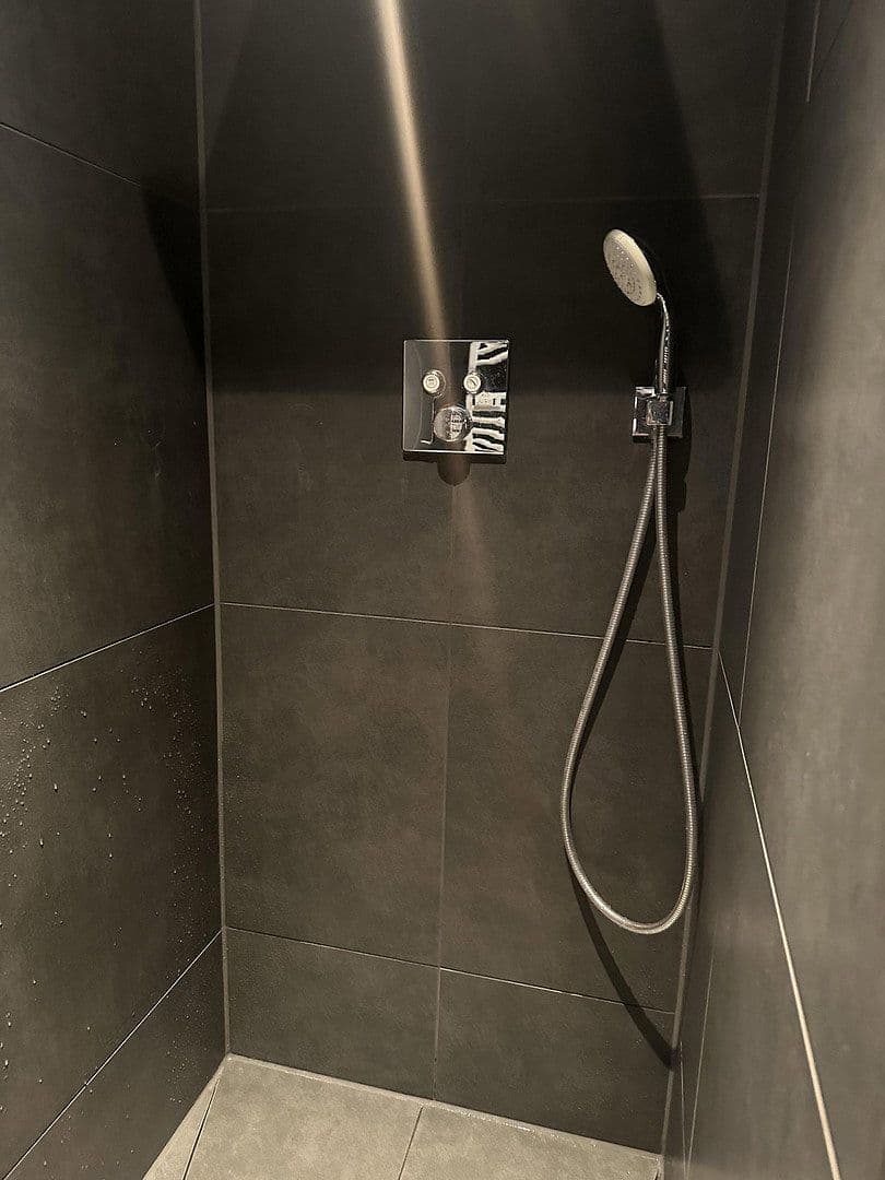 Pronájem bytu 2+1 60 m², Rösrather Str.700A, Köln, Severní Porýní-Vestfálsko Pronájem bytu 2+1 60 m², Rösrather Str.700A, Köln, Severní Porýní-Vestfálsko