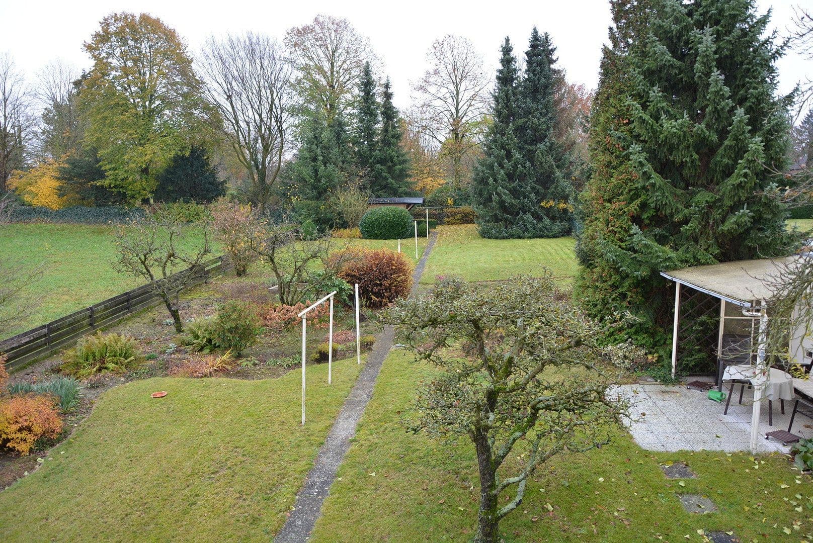 Pronájem domu 140 m², pozemek 1.000 m², Bad Oeynhausen, Severní Porýní-Vestfálsko Pronájem domu 140 m², pozemek 1.000 m², Bad Oeynhausen, Severní Porýní-Vestfálsko