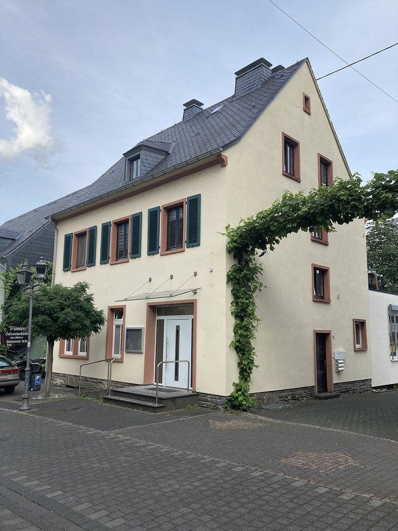 Pronájem bytu 214 m², Kröv, Porýní-Falc Pronájem bytu 214 m², Kröv, Porýní-Falc