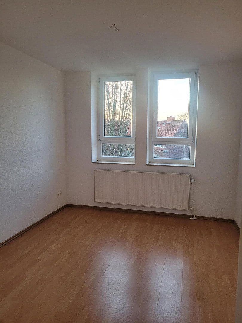 Pronájem bytu 3+1 81 m², Norderneystr. 9, Wilhelmshaven, Dolní Sasko Pronájem bytu 3+1 81 m², Norderneystr. 9, Wilhelmshaven, Dolní Sasko