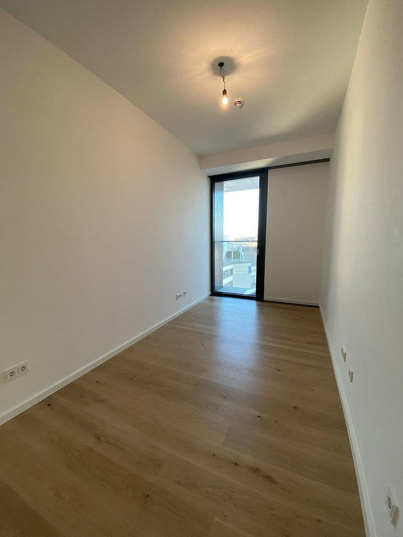 Pronájem bytu 4+1 110 m², Europa-Allee 2, Frankfurt am Main, Hessen Pronájem bytu 4+1 110 m², Europa-Allee 2, Frankfurt am Main, Hessen