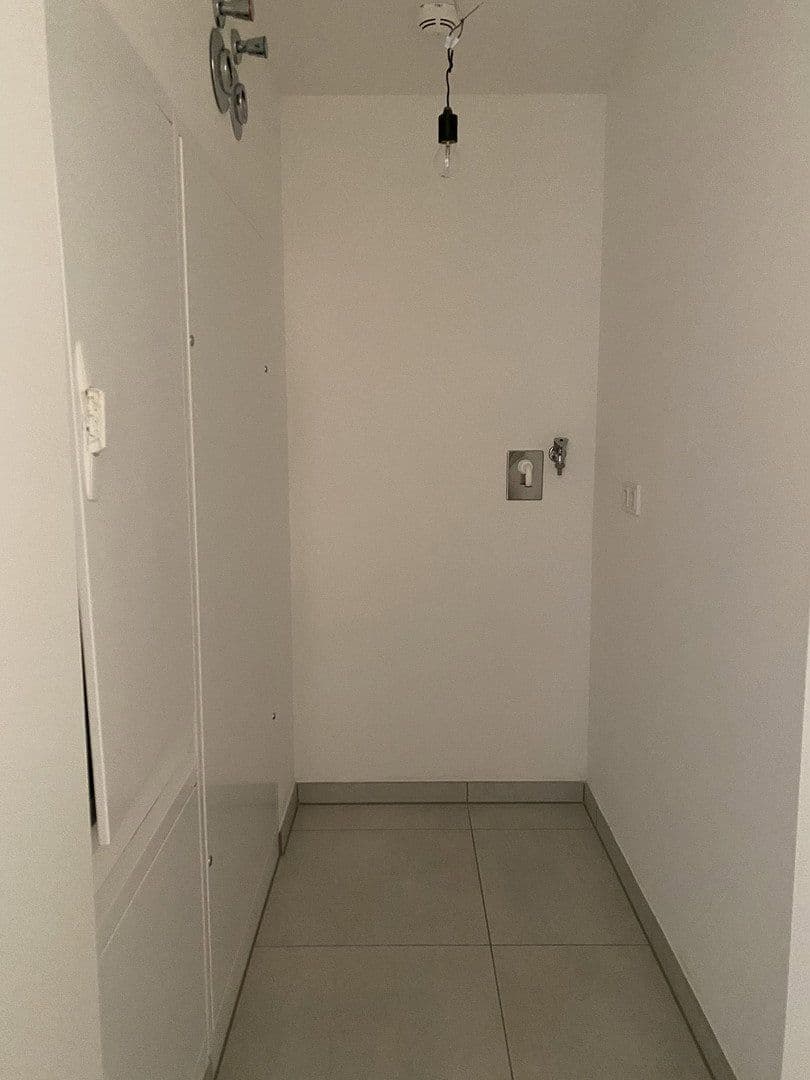 Pronájem bytu 4+1 110 m², Europa-Allee 2, Frankfurt am Main, Hessen Pronájem bytu 4+1 110 m², Europa-Allee 2, Frankfurt am Main, Hessen