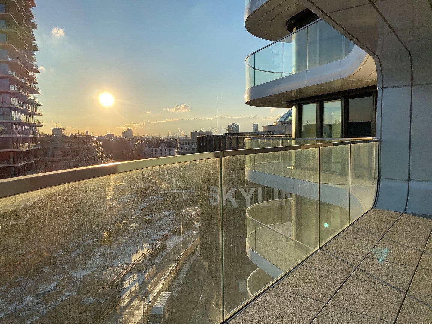 Pronájem bytu 4+1 110 m², Europa-Allee 2, Frankfurt am Main, Hessen Pronájem bytu 4+1 110 m², Europa-Allee 2, Frankfurt am Main, Hessen