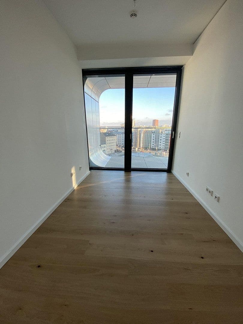 Pronájem bytu 4+1 110 m², Europa-Allee 2, Frankfurt am Main, Hessen Pronájem bytu 4+1 110 m², Europa-Allee 2, Frankfurt am Main, Hessen