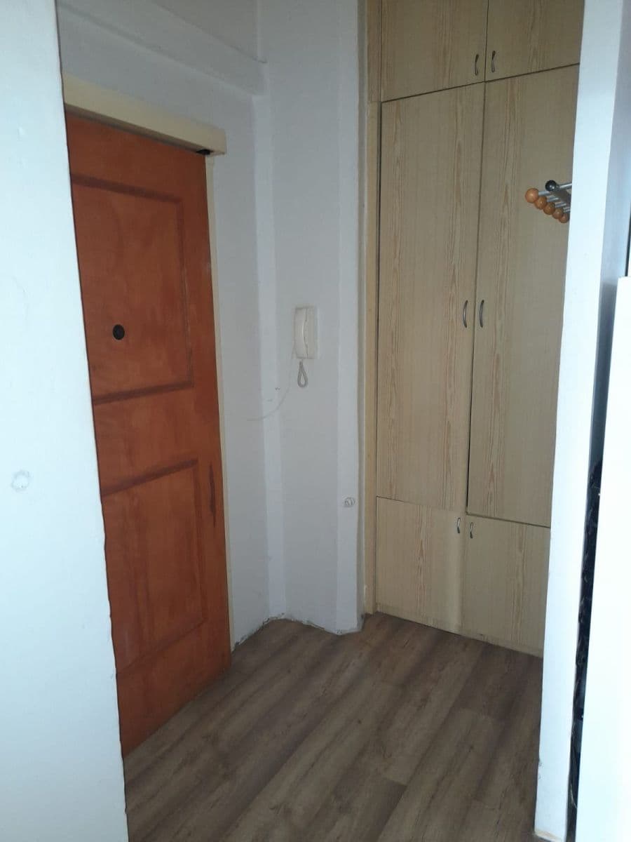 Pronájem bytu 2+1 60 m², Osadní, Praha, Praha Pronájem bytu 2+1 60 m², Osadní, Praha, Praha