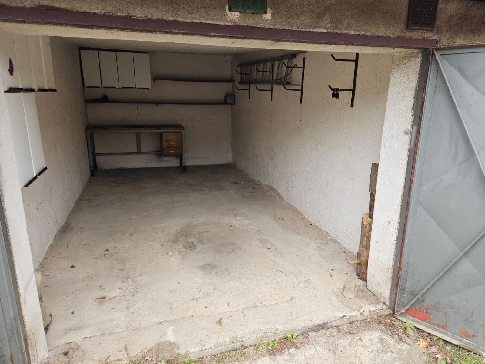 Pronájem garáže 18 m², Příbram, Středočeský kraj Pronájem garáže 18 m², Příbram, Středočeský kraj