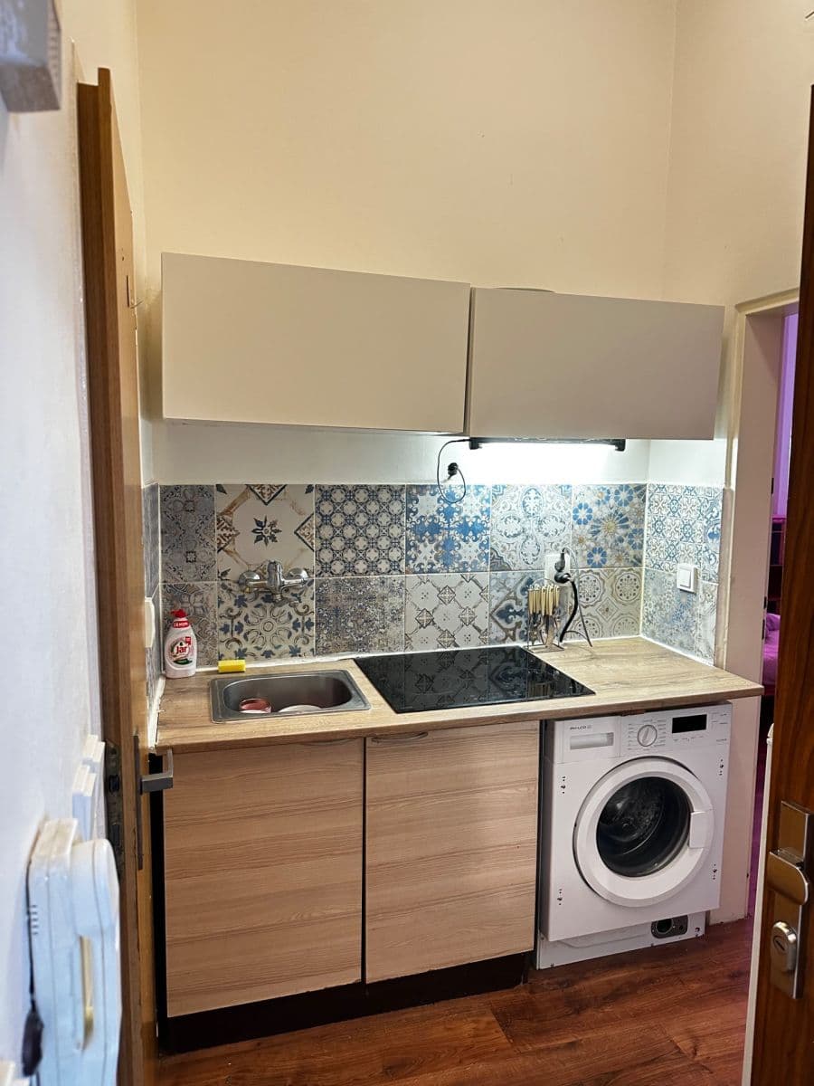Pronájem bytu 1+kk 38 m², Chelčického, Praha, Praha Pronájem bytu 1+kk 38 m², Chelčického, Praha, Praha