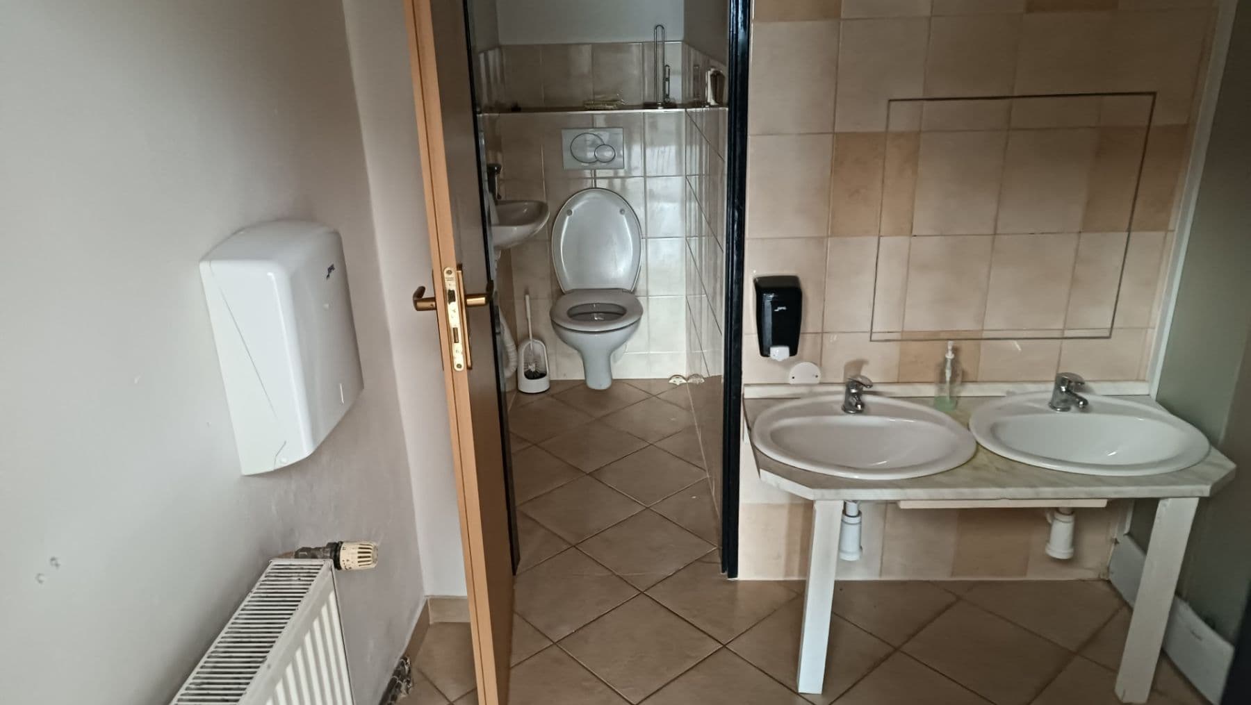 Pronájem domu 100 m², pozemek 50 m², Sadová, Beroun, Středočeský kraj Pronájem domu 100 m², pozemek 50 m², Sadová, Beroun, Středočeský kraj