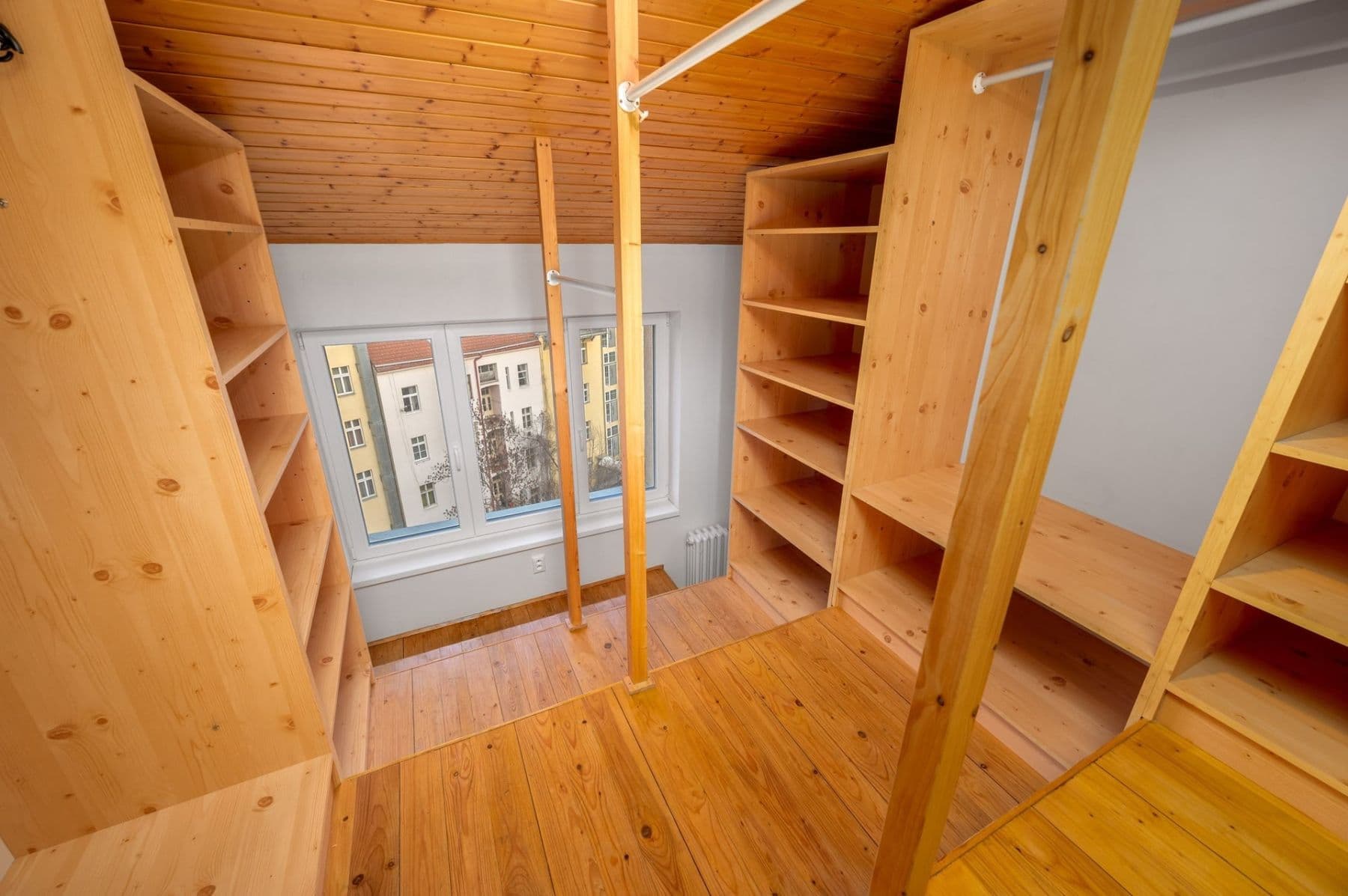 Pronájem bytu 5+1 191 m², Čajkovského, Praha, Praha Pronájem bytu 5+1 191 m², Čajkovského, Praha, Praha