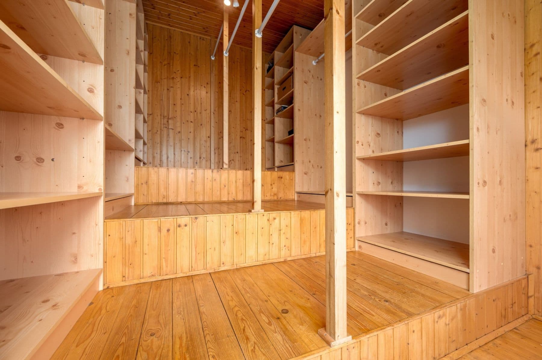Pronájem bytu 5+1 191 m², Čajkovského, Praha, Praha Pronájem bytu 5+1 191 m², Čajkovského, Praha, Praha