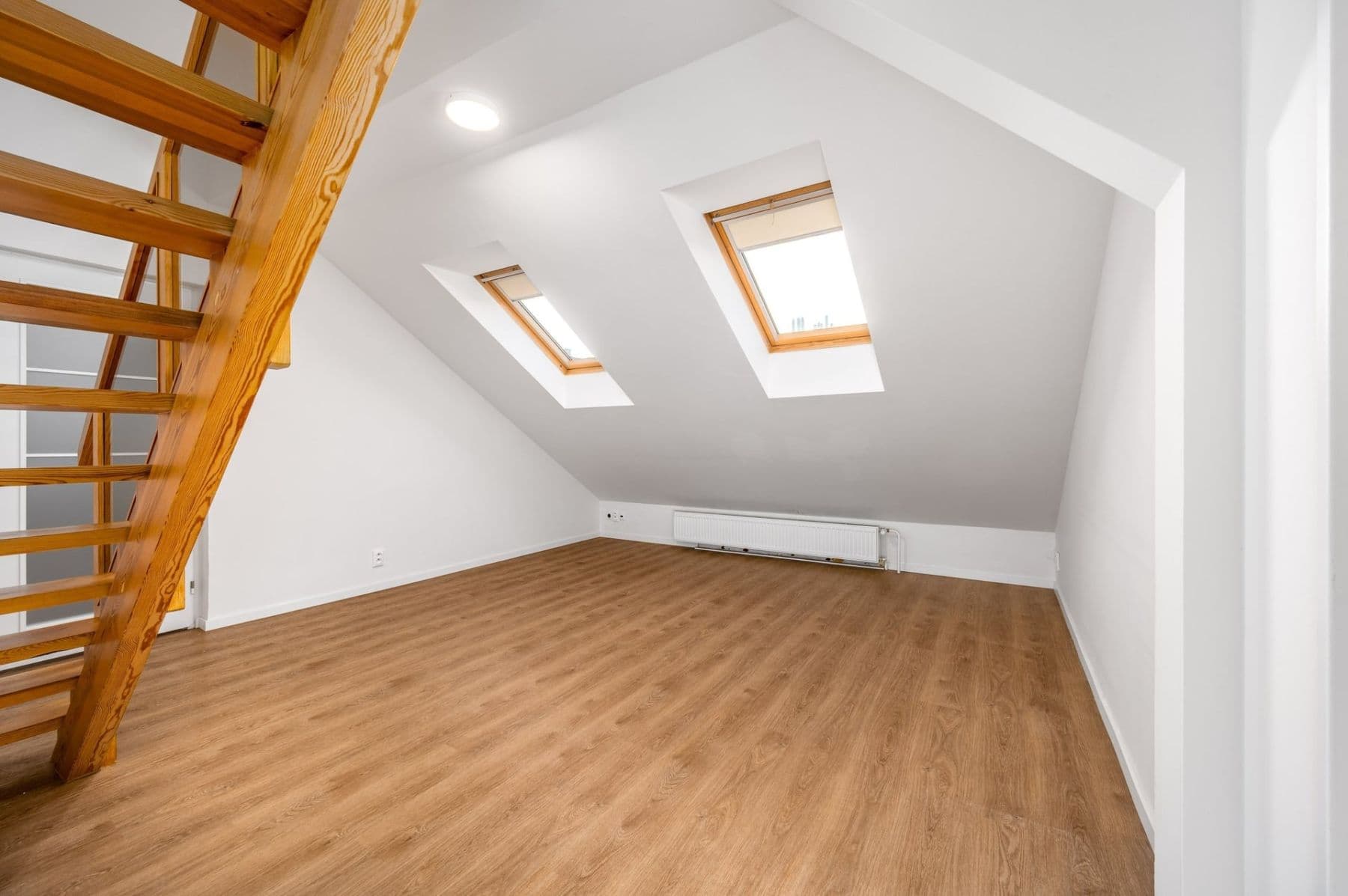 Pronájem bytu 5+1 191 m², Čajkovského, Praha, Praha Pronájem bytu 5+1 191 m², Čajkovského, Praha, Praha
