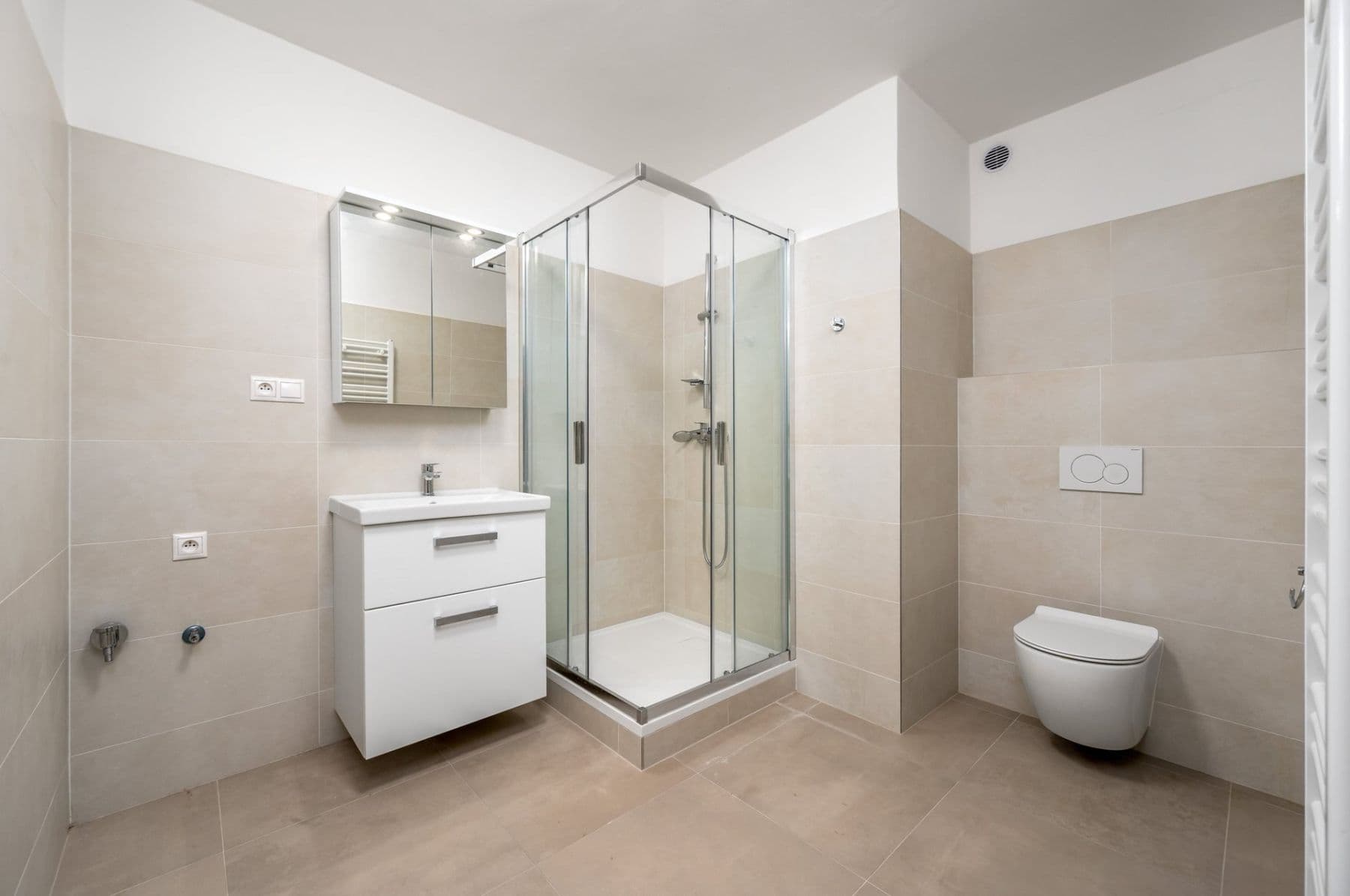 Pronájem bytu 5+1 191 m², Čajkovského, Praha, Praha Pronájem bytu 5+1 191 m², Čajkovského, Praha, Praha