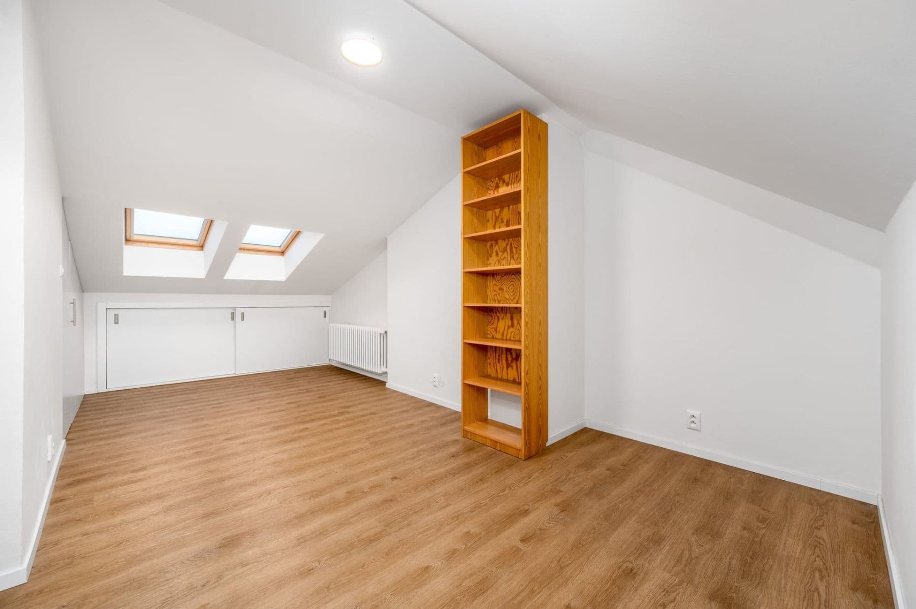 Pronájem bytu 5+1 191 m², Čajkovského, Praha, Praha Pronájem bytu 5+1 191 m², Čajkovského, Praha, Praha