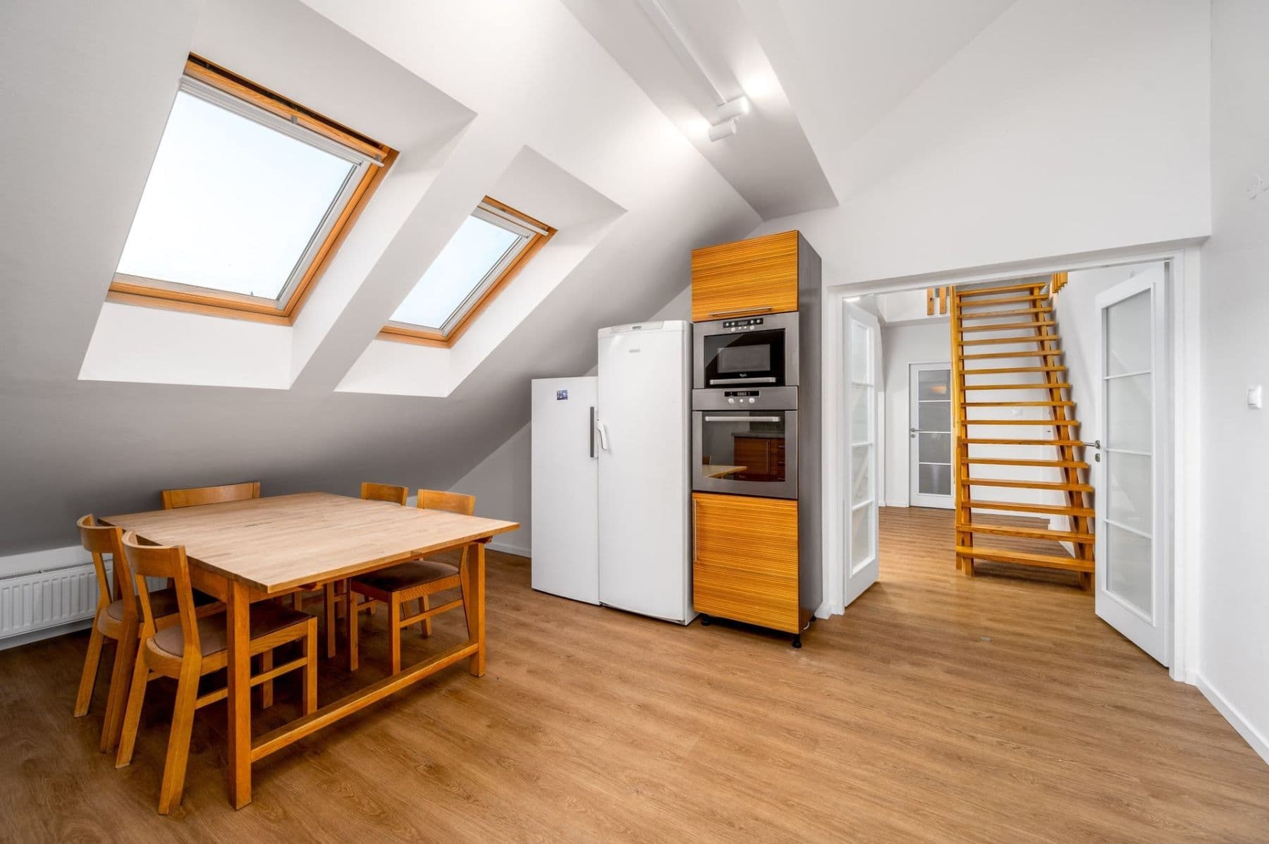 Pronájem bytu 5+1 191 m², Čajkovského, Praha, Praha Pronájem bytu 5+1 191 m², Čajkovského, Praha, Praha