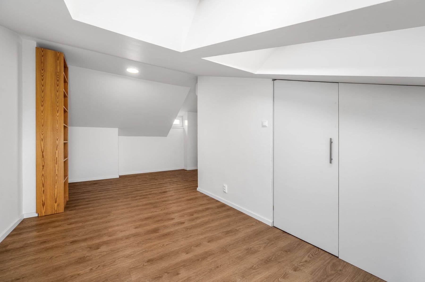 Pronájem bytu 5+1 191 m², Čajkovského, Praha, Praha Pronájem bytu 5+1 191 m², Čajkovského, Praha, Praha