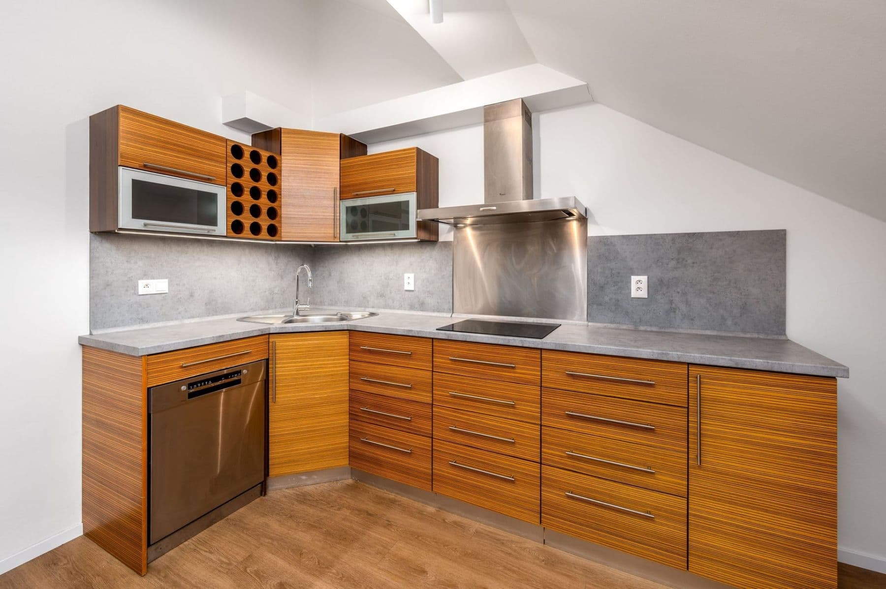 Pronájem bytu 5+1 191 m², Čajkovského, Praha, Praha Pronájem bytu 5+1 191 m², Čajkovského, Praha, Praha