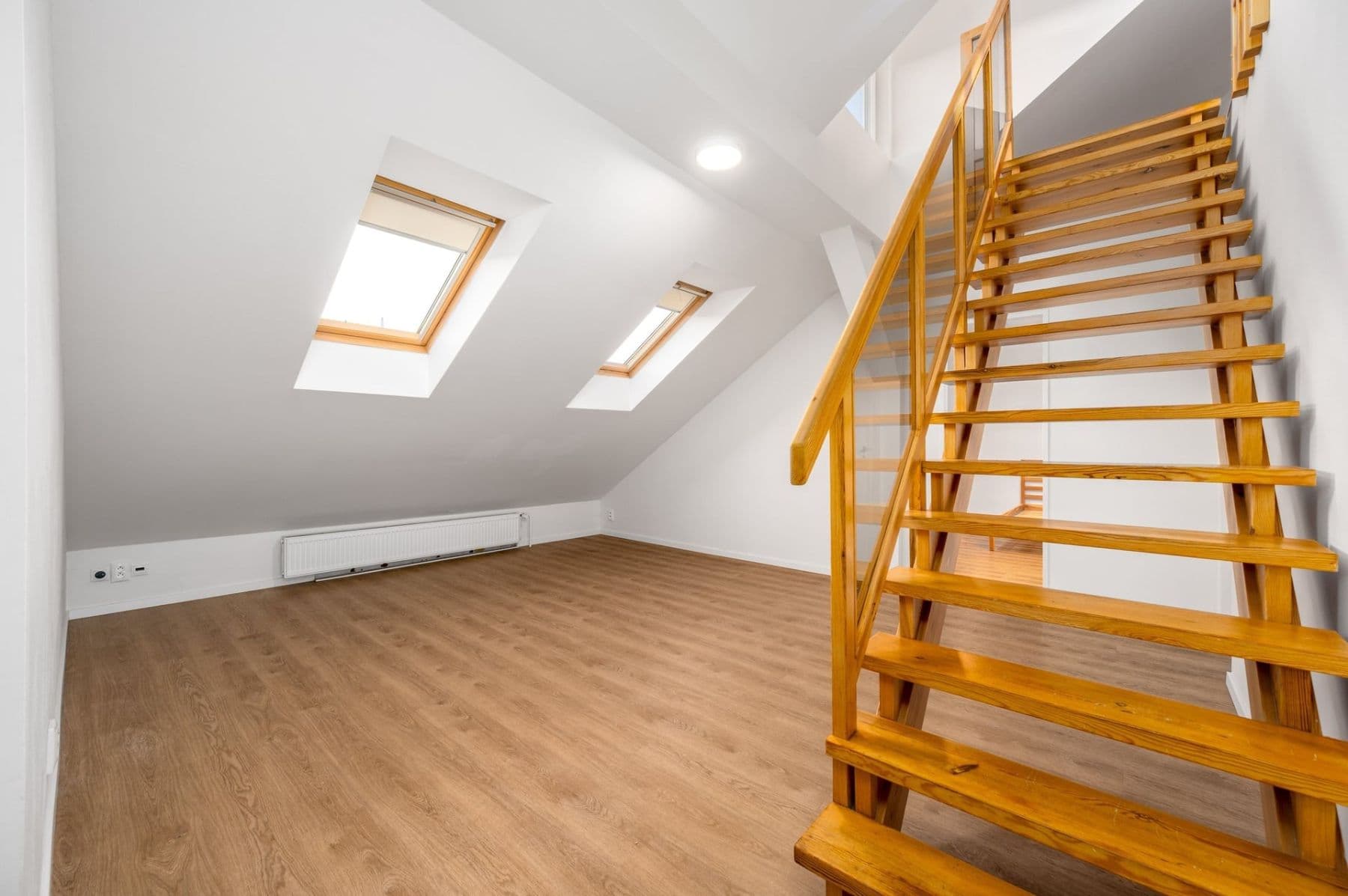 Pronájem bytu 5+1 191 m², Čajkovského, Praha, Praha Pronájem bytu 5+1 191 m², Čajkovského, Praha, Praha