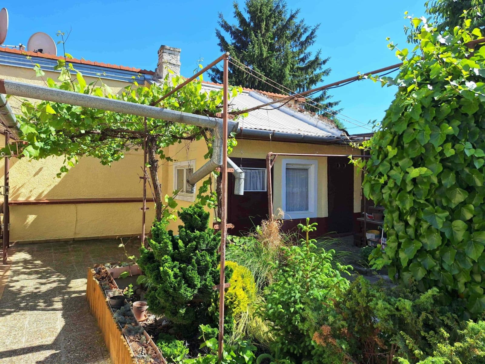 Prodej domu 115 m², pozemek 402 m², Komjatická, Nové Zámky, Nitriansky kraj Prodej domu 115 m², pozemek 402 m², Komjatická, Nové Zámky, Nitriansky kraj