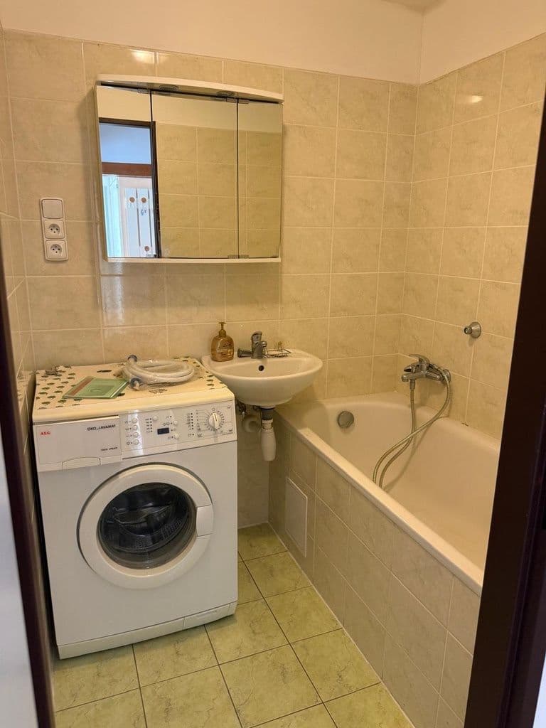 Prodej bytu 3+1 73 m², Habrová, Praha, Praha Prodej bytu 3+1 73 m², Habrová, Praha, Praha