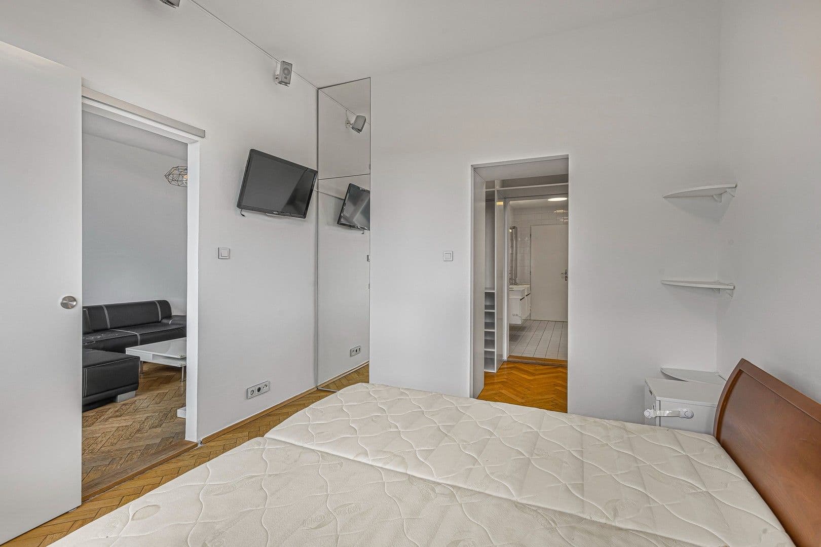 Pronájem bytu 4+1 105 m², Antonínská, Praha, Praha Pronájem bytu 4+1 105 m², Antonínská, Praha, Praha