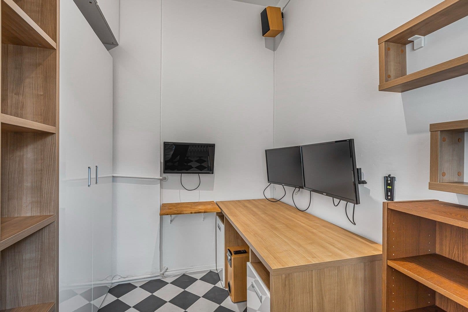 Pronájem bytu 4+1 105 m², Antonínská, Praha, Praha Pronájem bytu 4+1 105 m², Antonínská, Praha, Praha