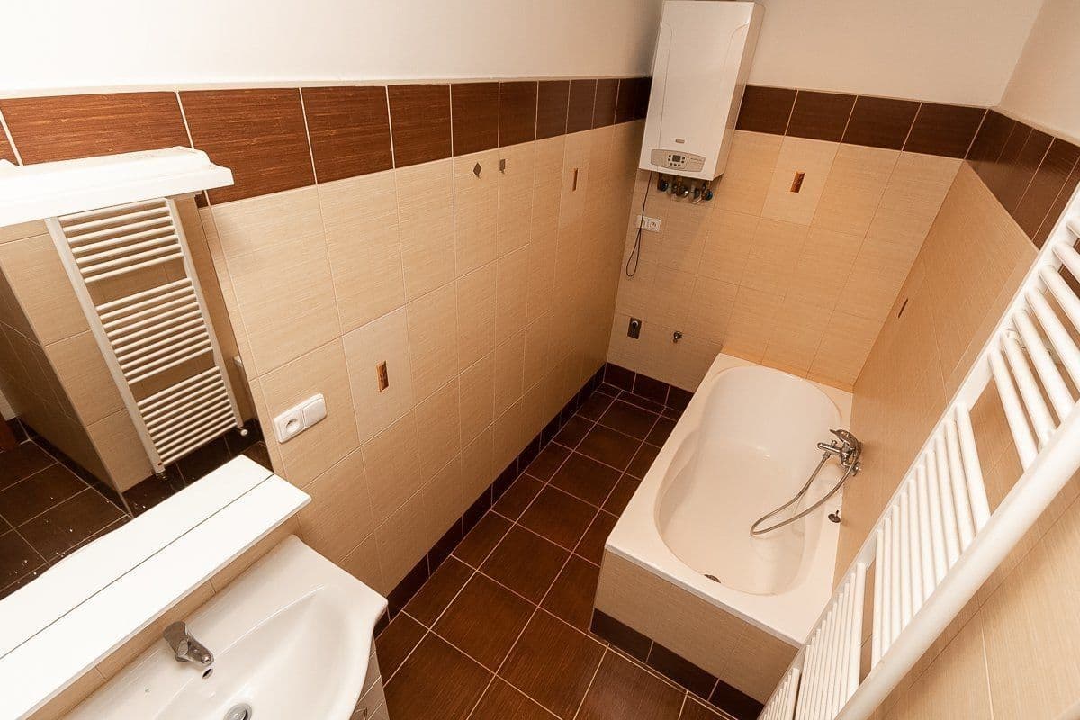 Pronájem bytu 2+1 80 m², V. P. Čkalova, Praha, Praha Pronájem bytu 2+1 80 m², V. P. Čkalova, Praha, Praha
