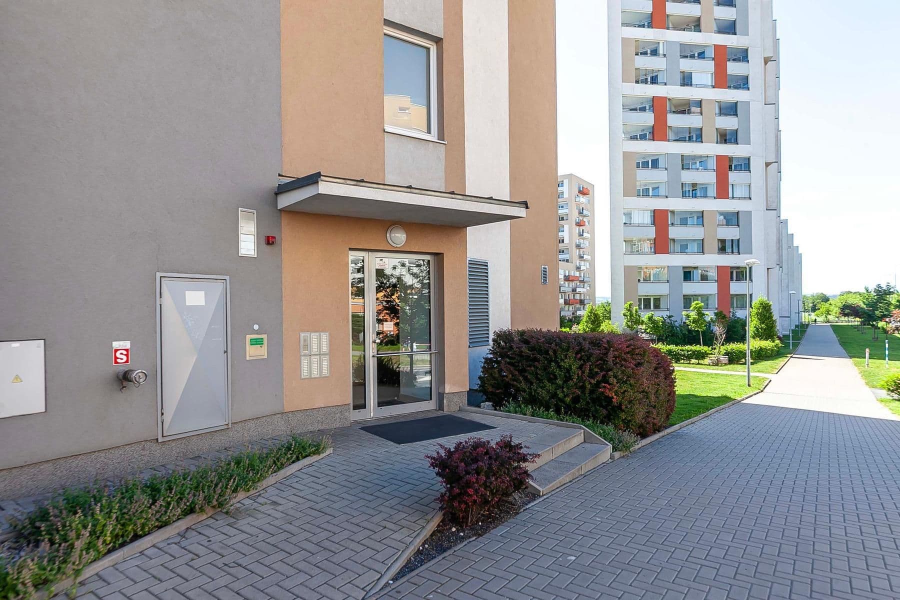 Prodej bytu 1+kk 42 m², Hornoměcholupská, Praha, Praha Prodej bytu 1+kk 42 m², Hornoměcholupská, Praha, Praha