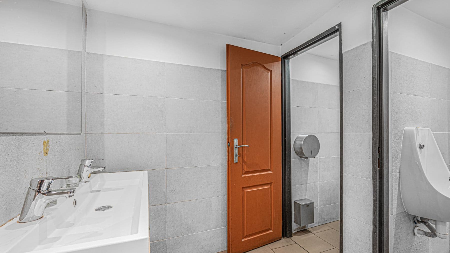 Prodej domu 100 m², pozemek 151 m², Mezi Křižovatkami, Dolní Břežany, Středočeský kraj Prodej domu 100 m², pozemek 151 m², Mezi Křižovatkami, Dolní Břežany, Středočeský kraj