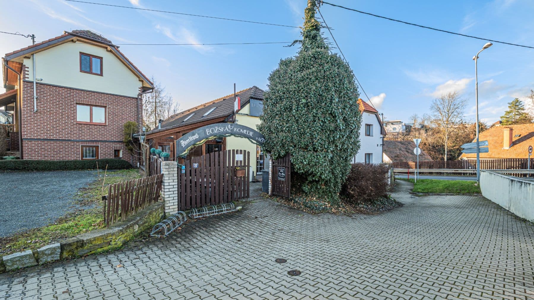 Prodej domu 100 m², pozemek 151 m², Mezi Křižovatkami, Dolní Břežany, Středočeský kraj Prodej domu 100 m², pozemek 151 m², Mezi Křižovatkami, Dolní Břežany, Středočeský kraj