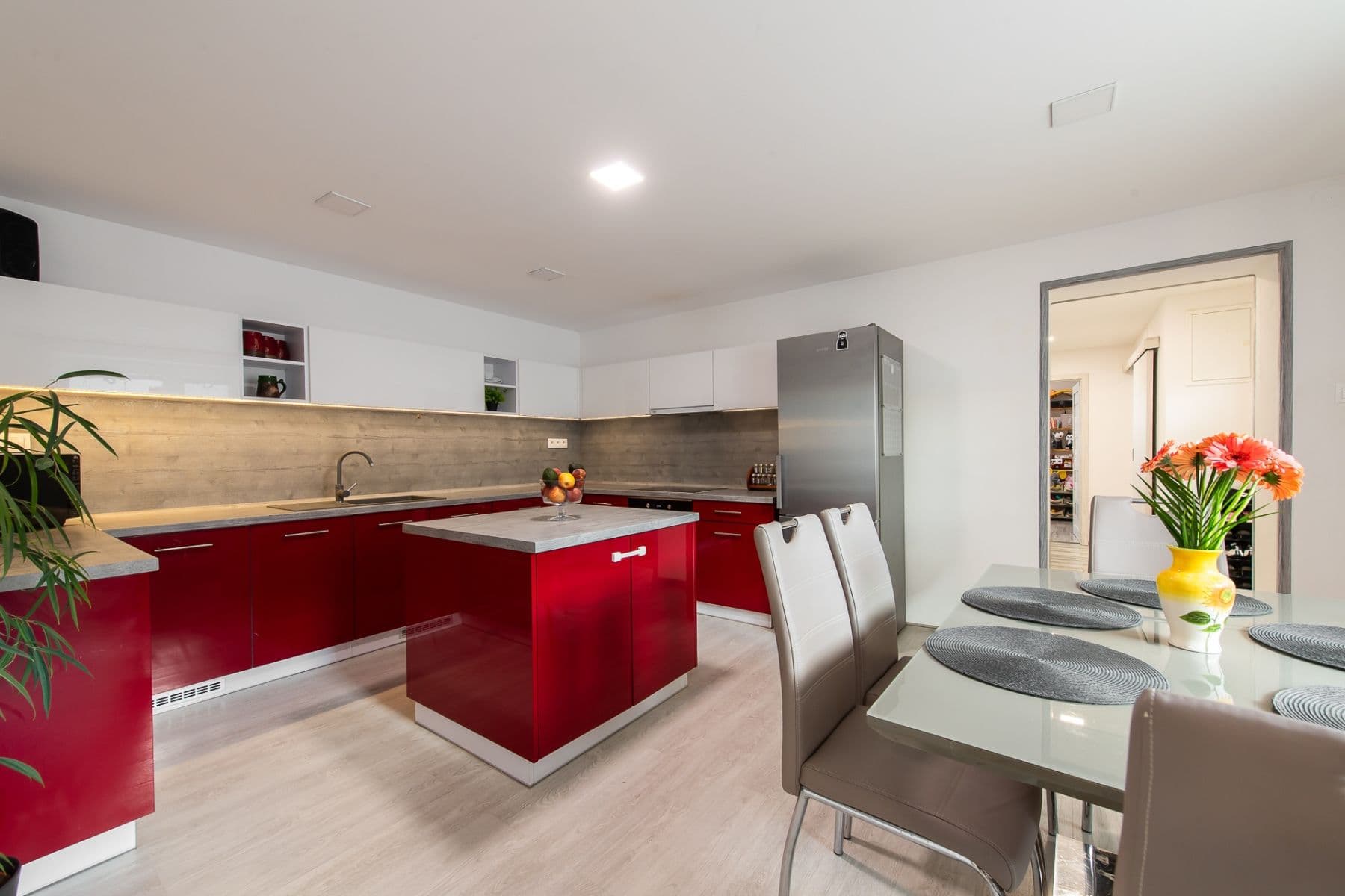 Prodej domu 1.500 m², pozemek 1.598 m², Ovčie, Prešovský kraj Prodej domu 1.500 m², pozemek 1.598 m², Ovčie, Prešovský kraj