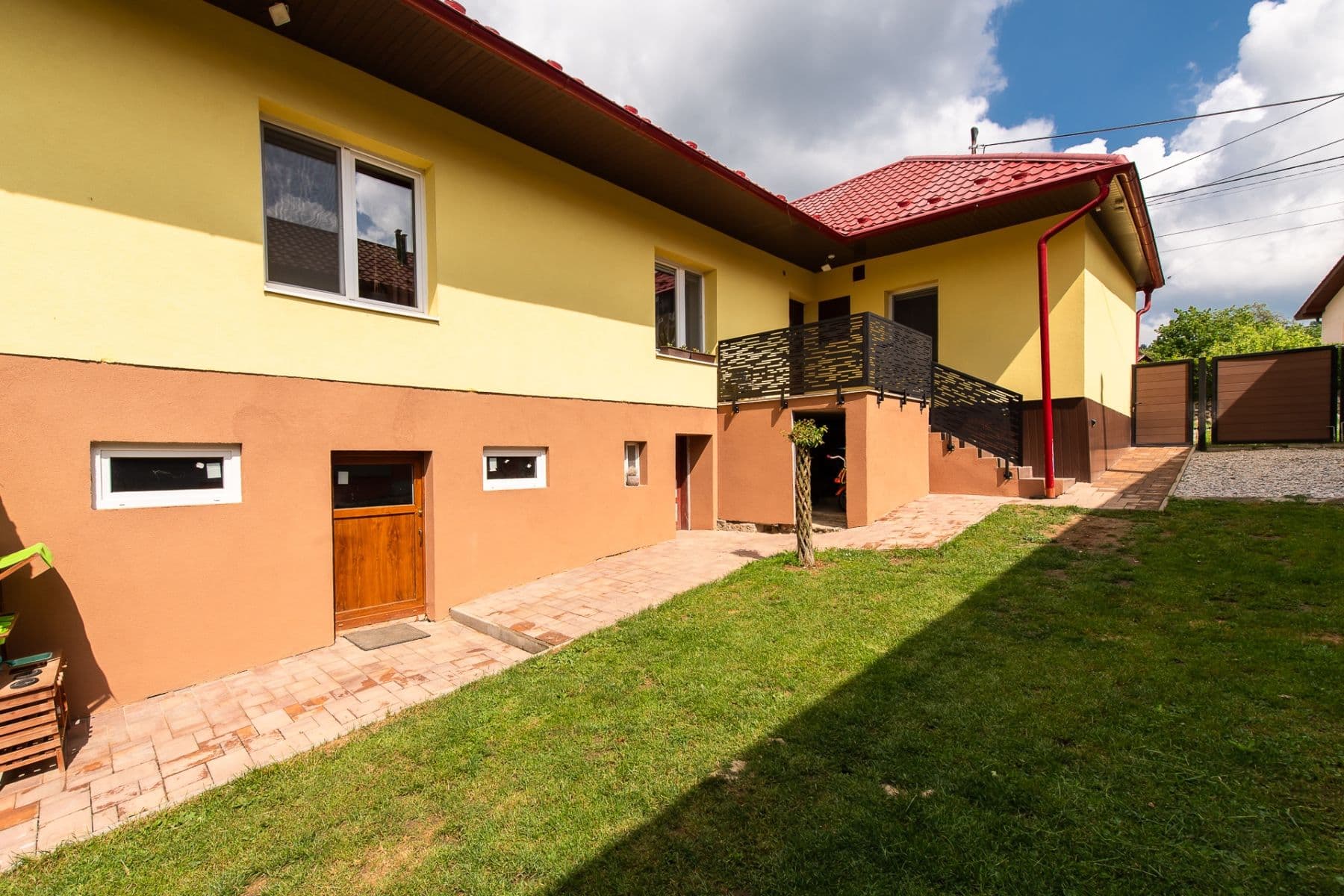 Prodej domu 1.500 m², pozemek 1.598 m², Ovčie, Prešovský kraj Prodej domu 1.500 m², pozemek 1.598 m², Ovčie, Prešovský kraj